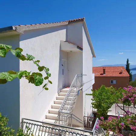 Slavica-2 By Interhome Appartement